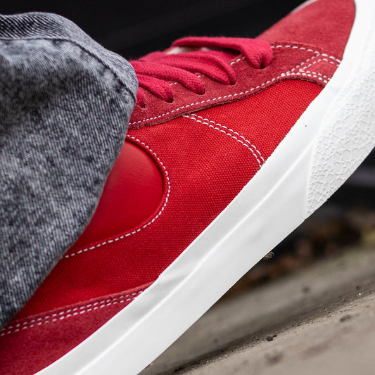 NIKE BLAZY VARSITY RED
