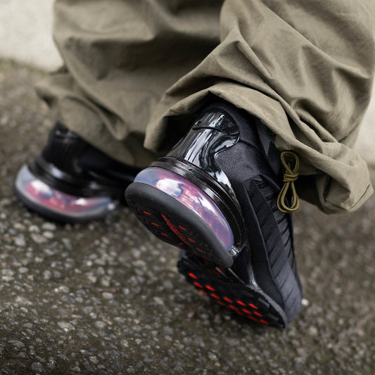 NIKE AIR MAX DOLCE BLACK RED