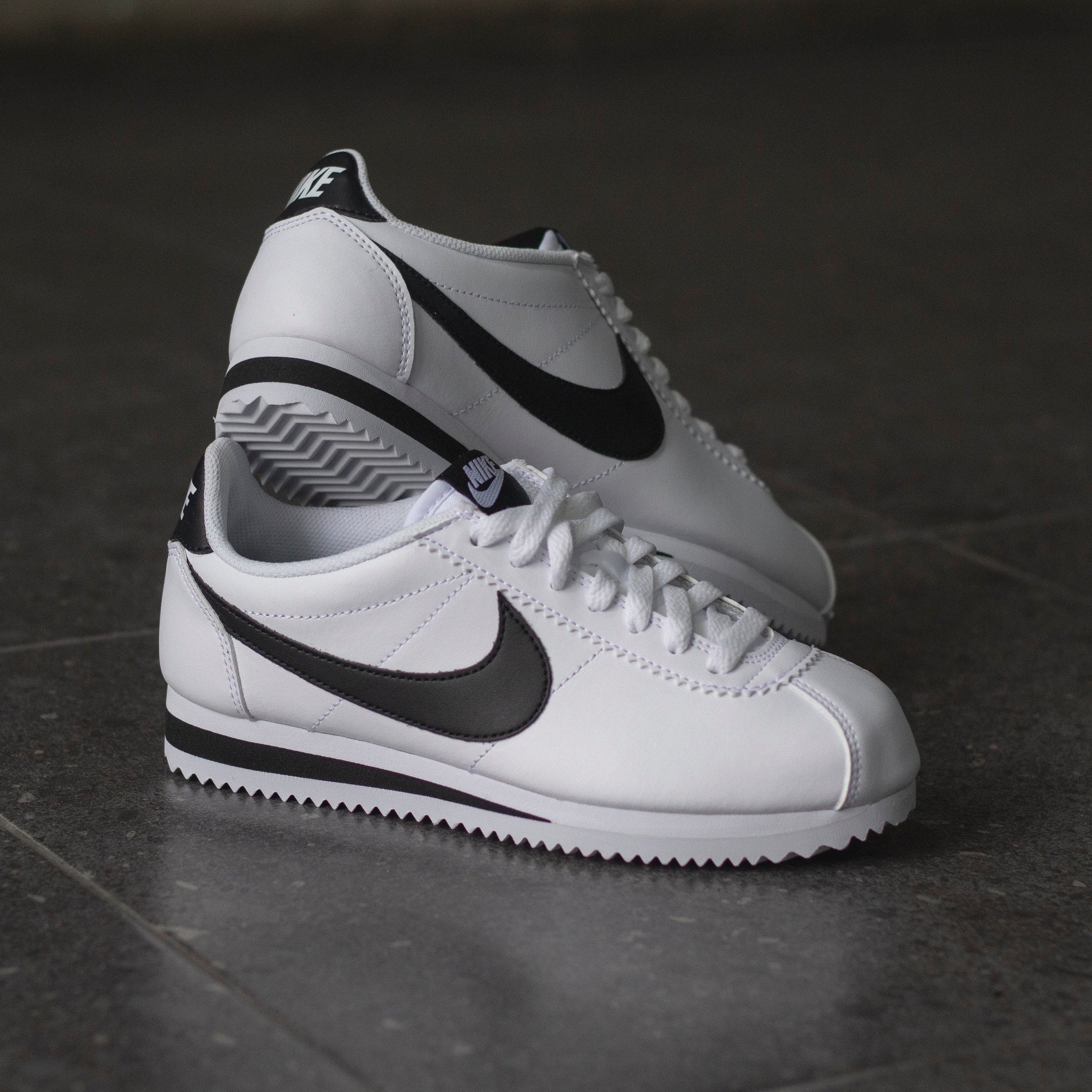 NIKE CORTEZ BASIC WHITE BLACK GS