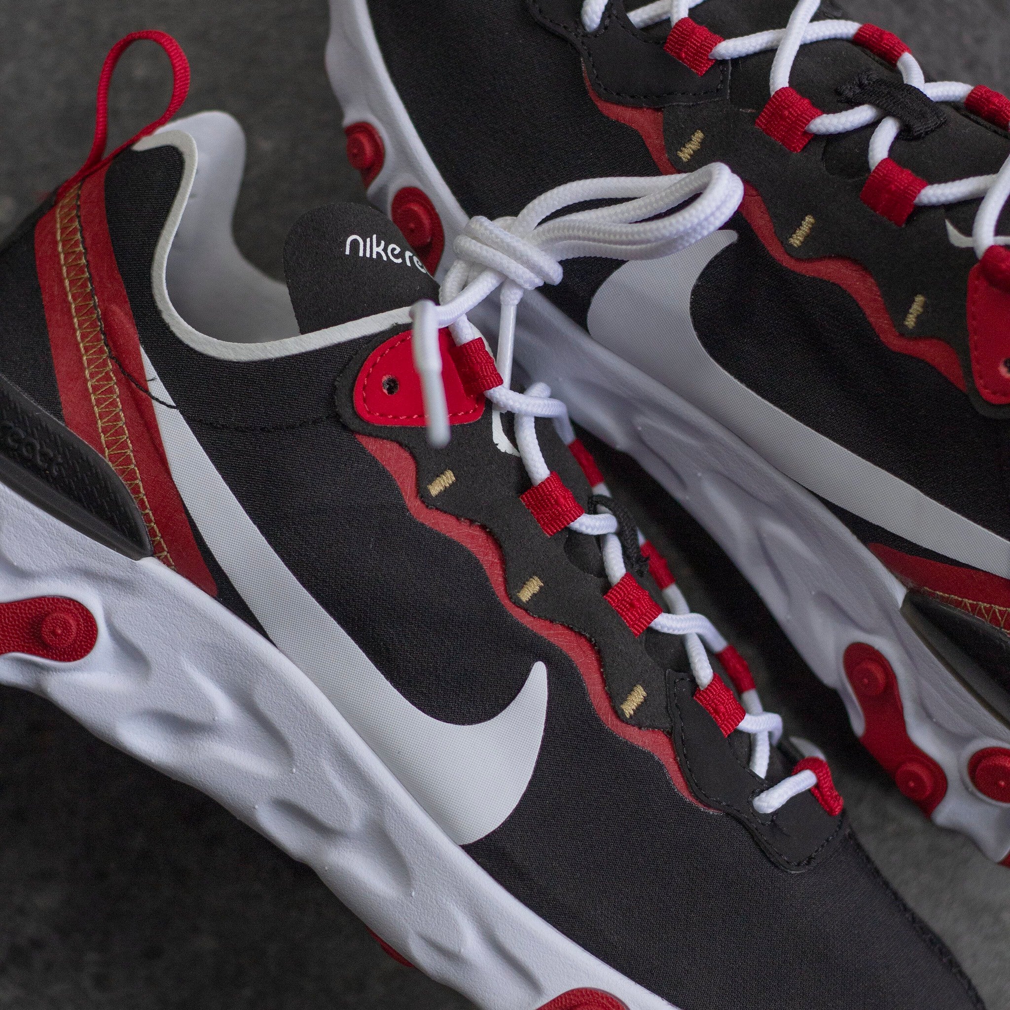 NIKE REACT ELEMENT 55 GYM RED