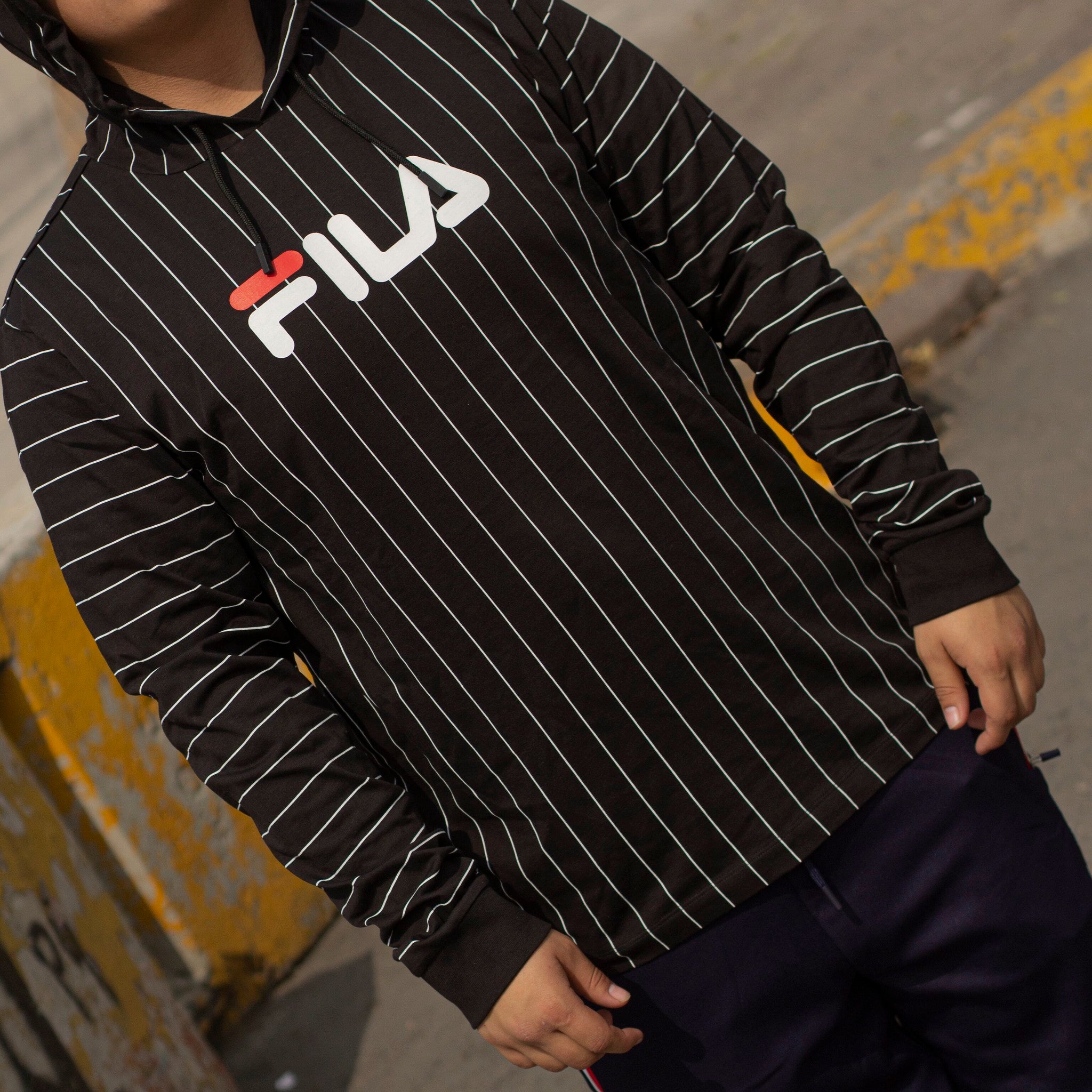 FILA SUDADERA NEGRA RAY