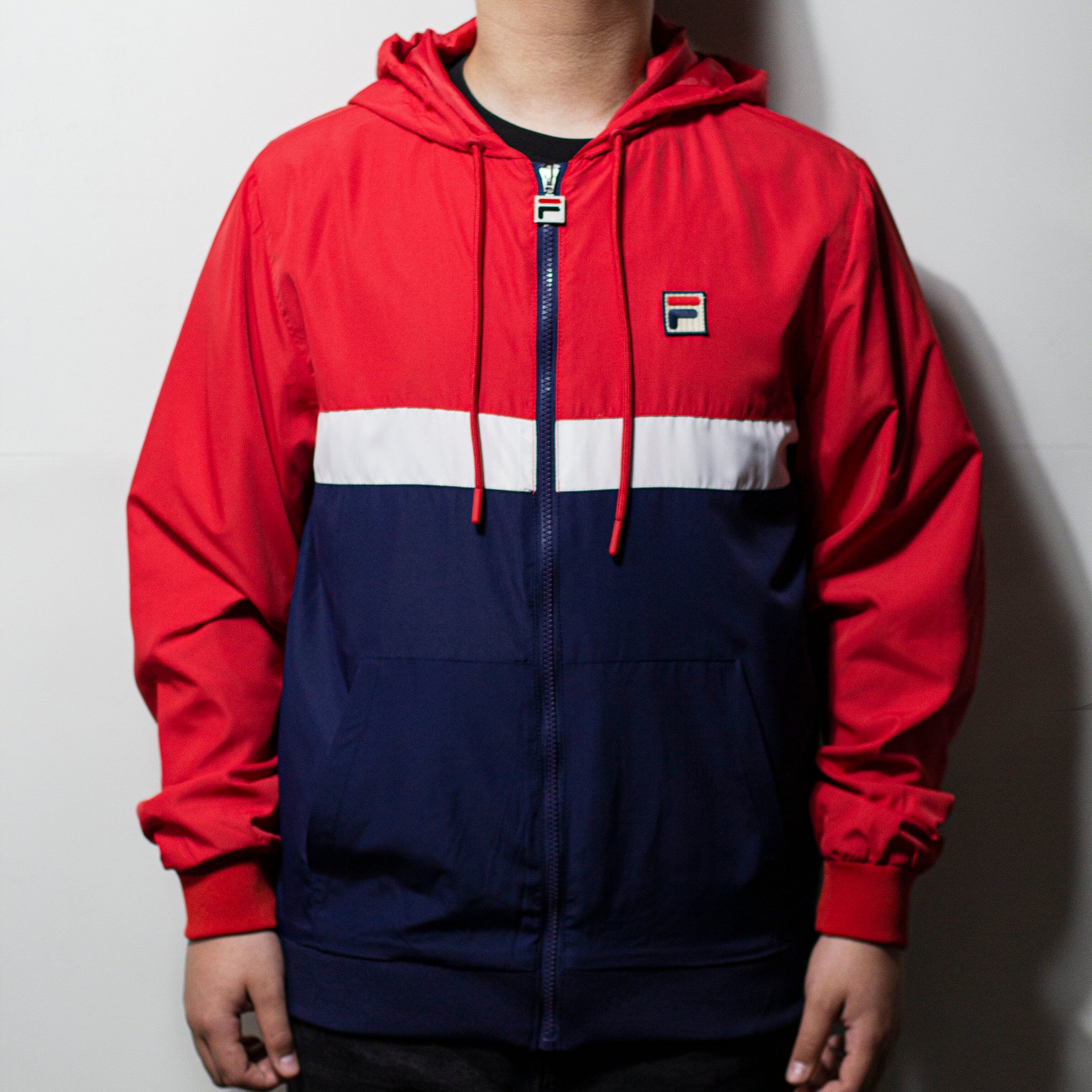 FILA ROMPEVIENTOS TRES