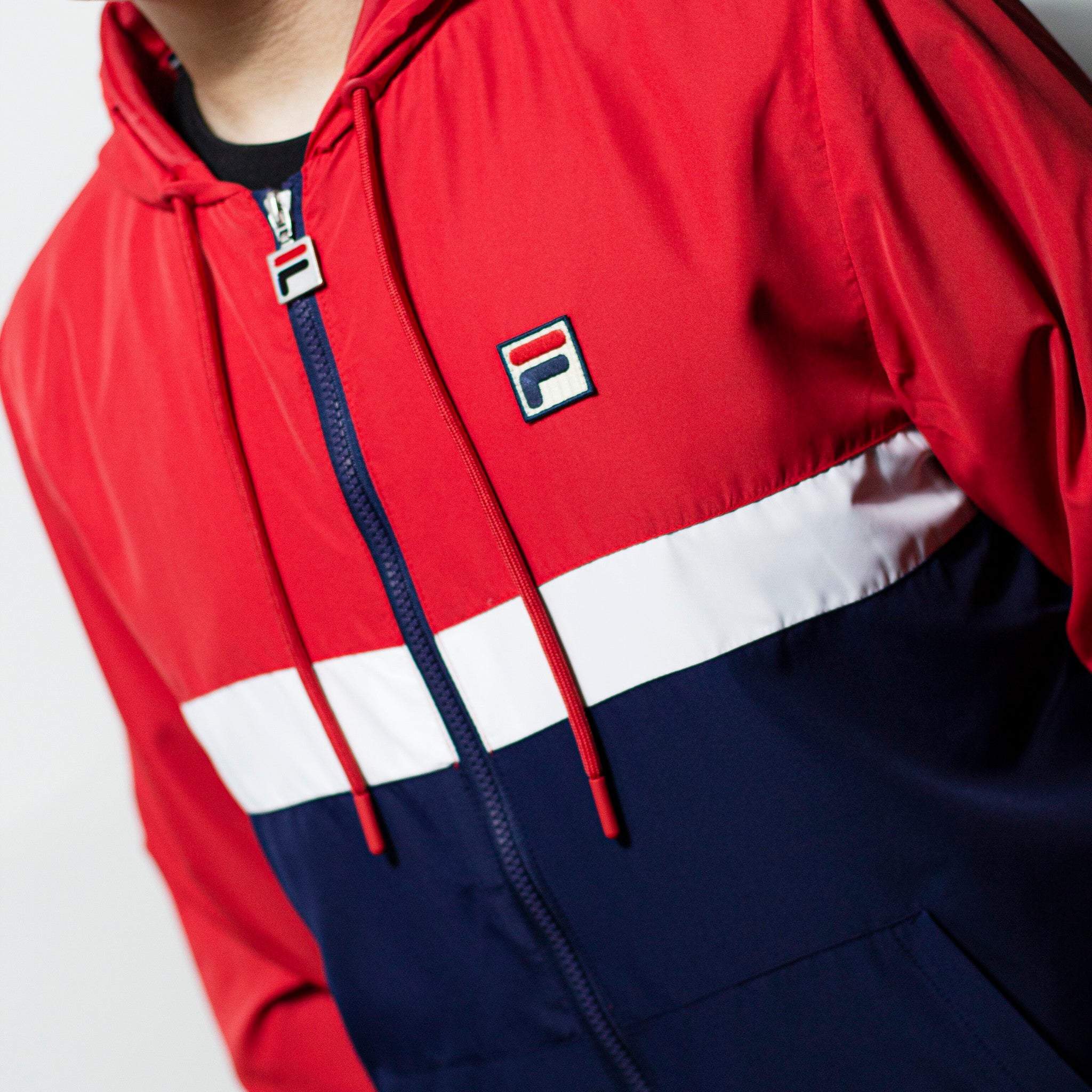 FILA ROMPEVIENTOS TRES