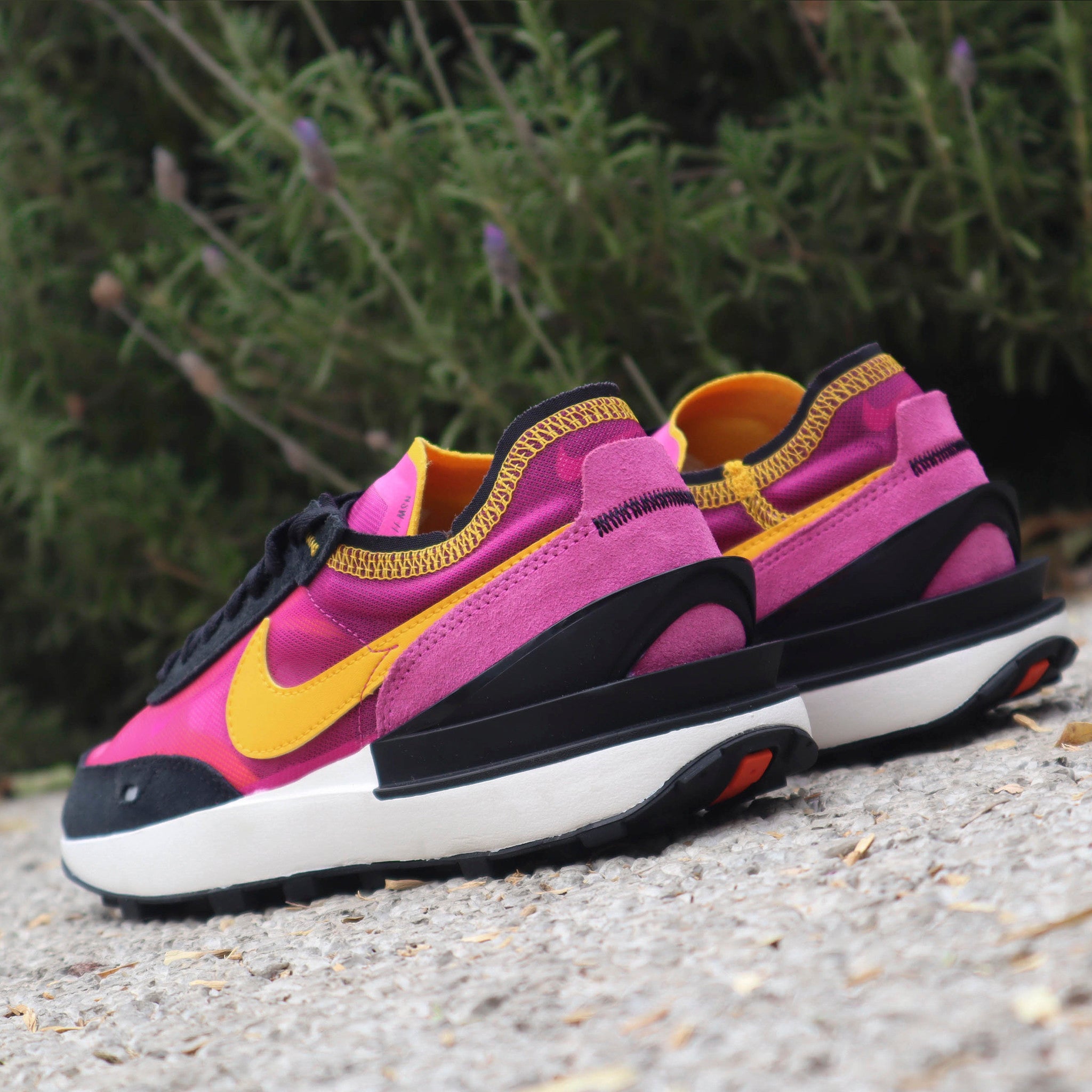 NIKE WAFFLE ONE ACTIVE FUCHISA M