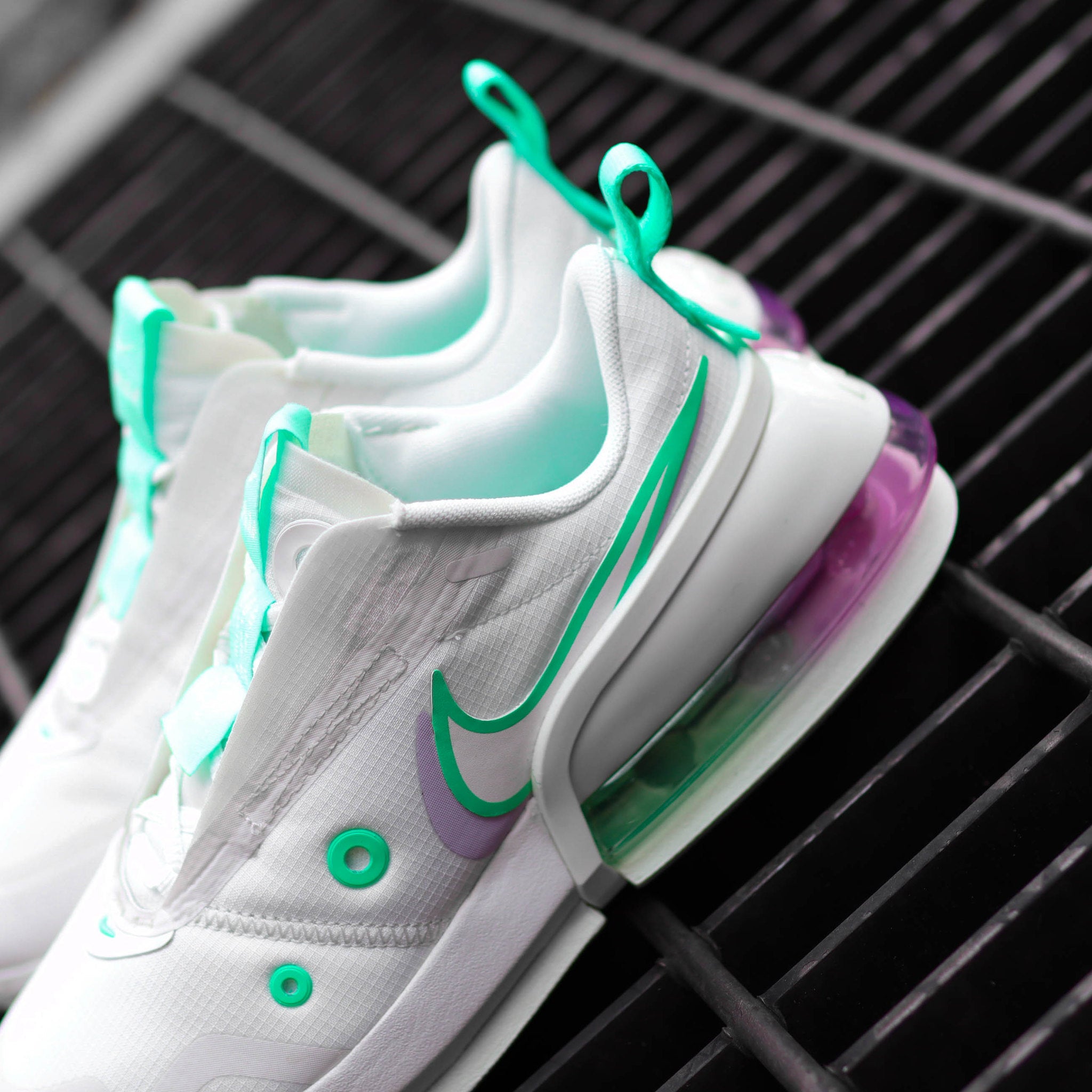 NIKE AIR MAX UP WHITE GRAPE W