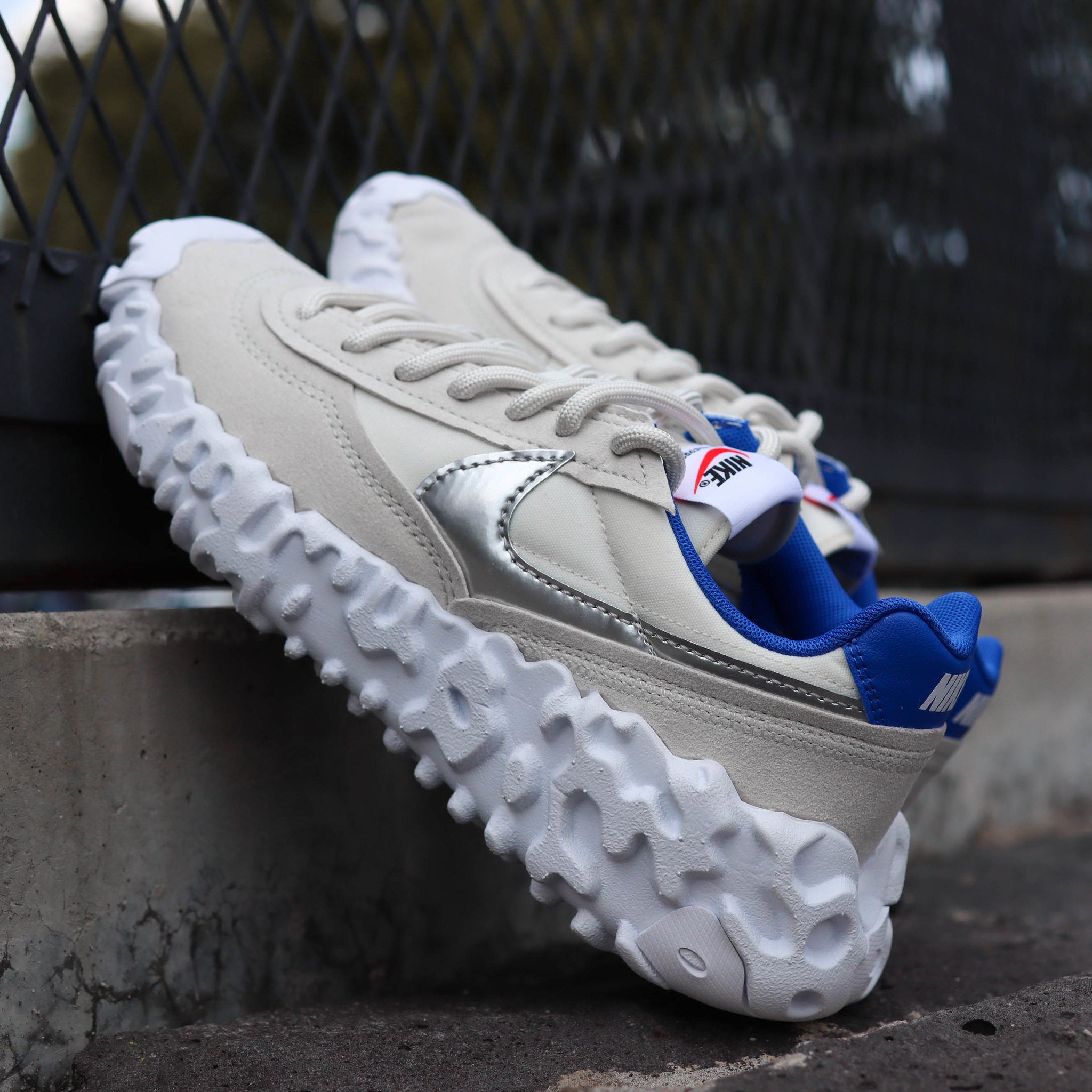 NIKE OVERBREAK LIGHT BONE