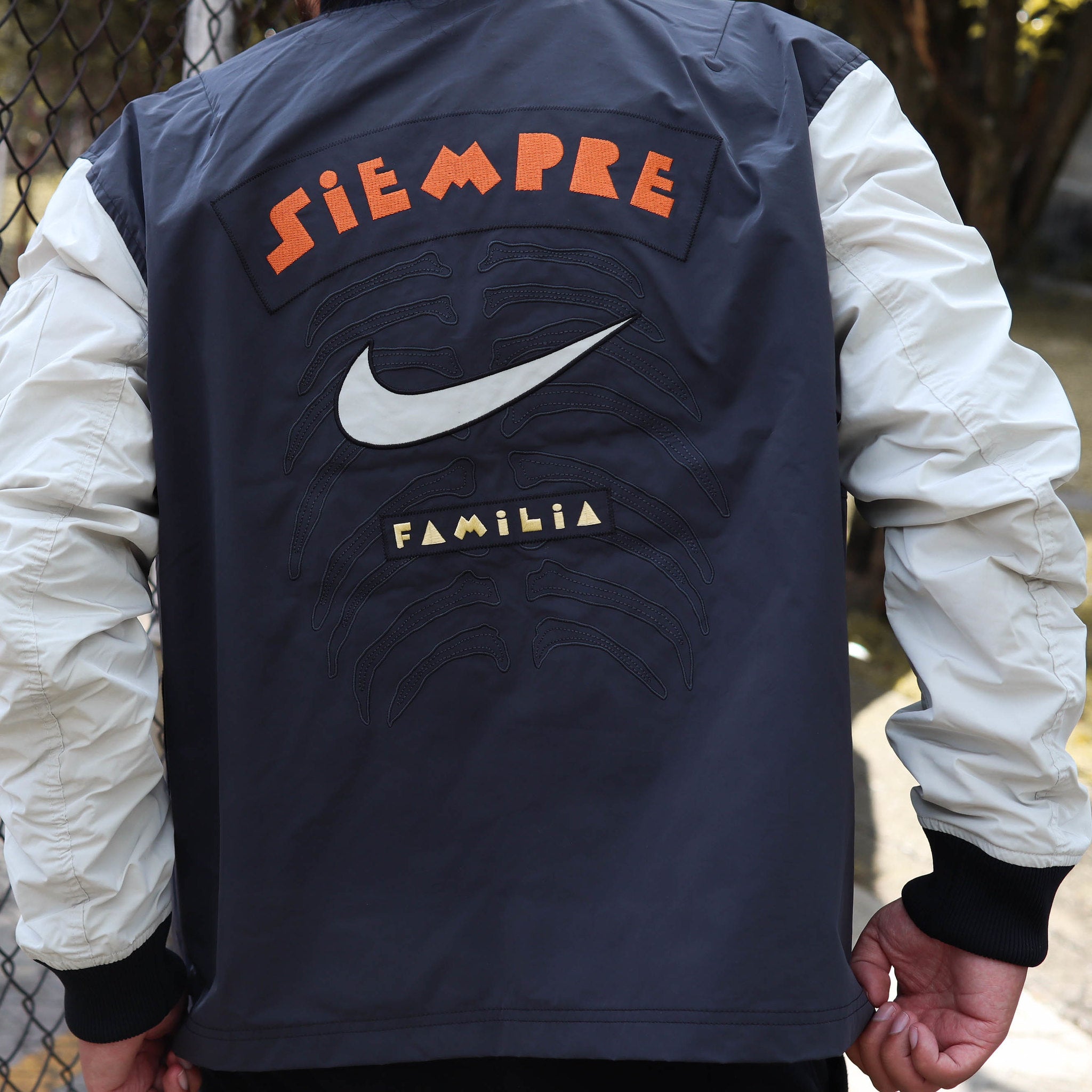 NIKE JACKET BOMBER DIA DE MUERTOS