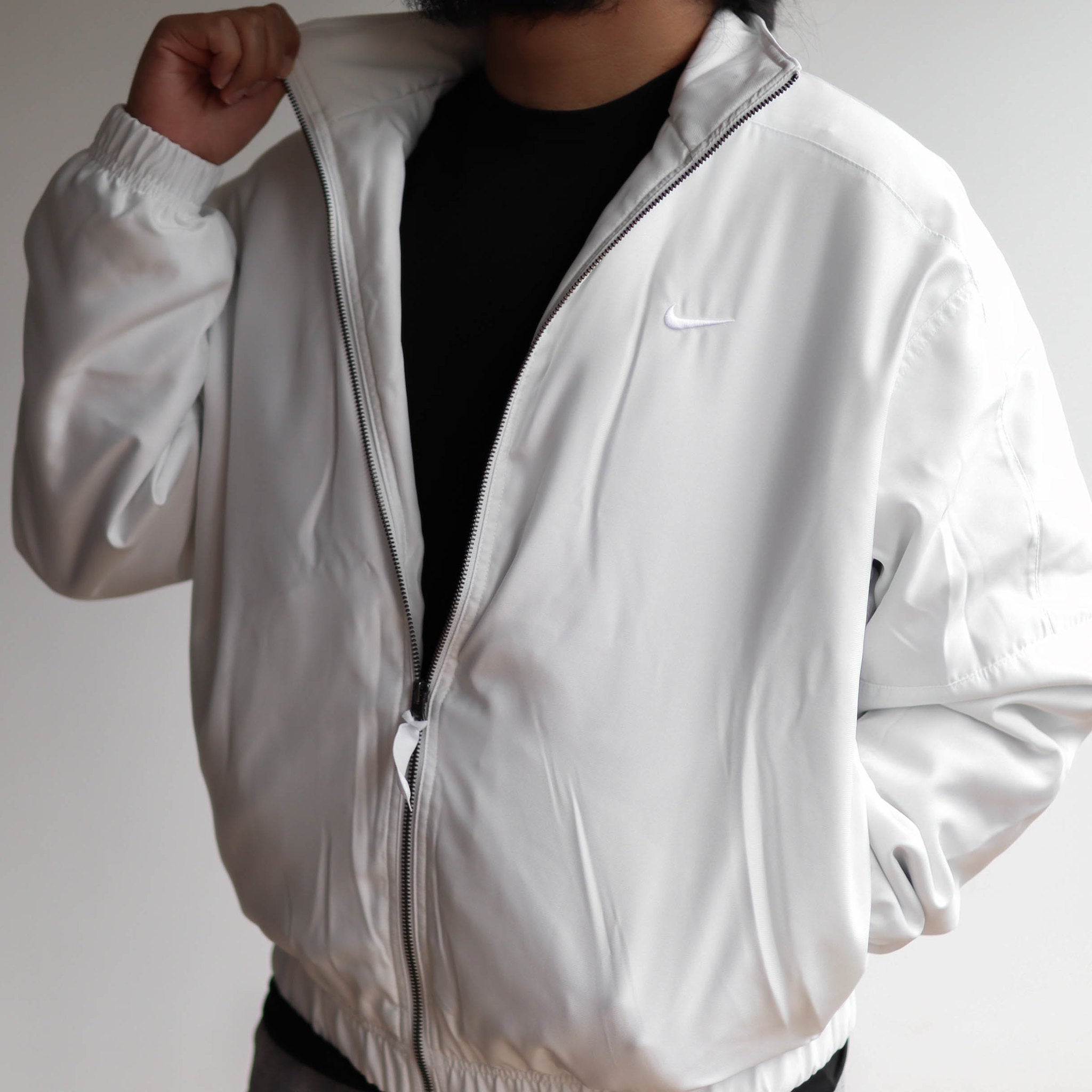 NIKE JACKET WHITE ESSENTIAL
