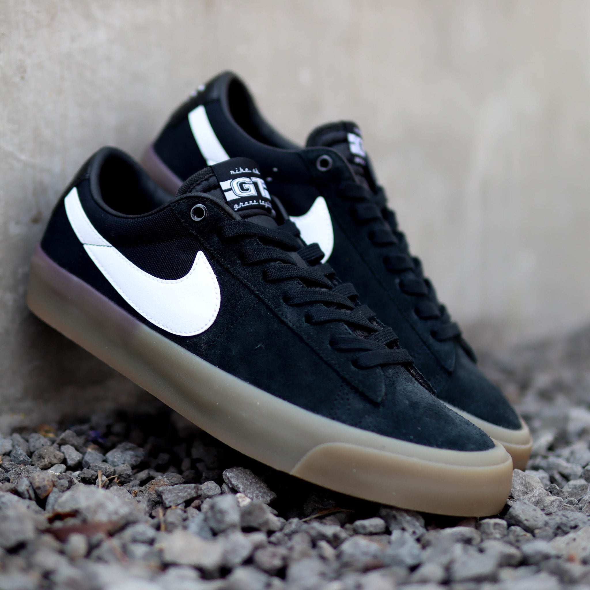 NIKE SB BLAZER LOW GT BLACK GUM