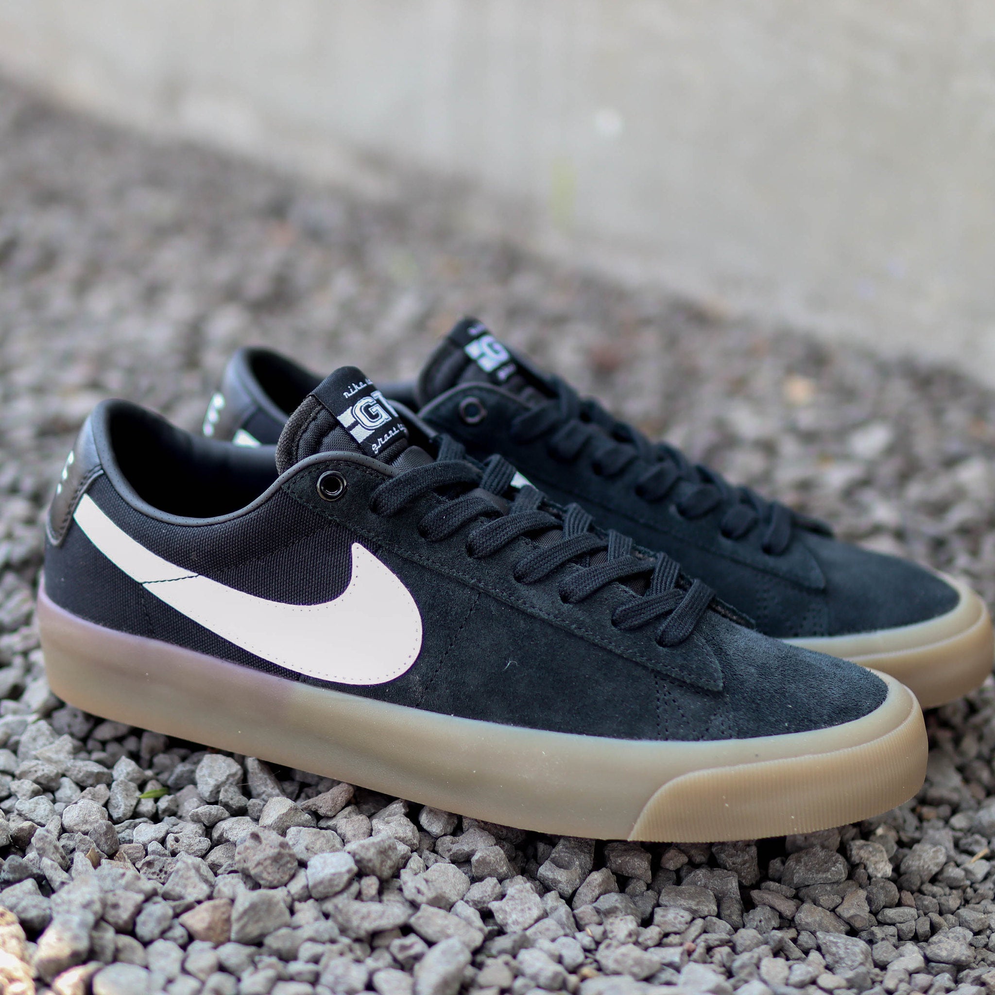 NIKE SB BLAZER LOW GT BLACK GUM