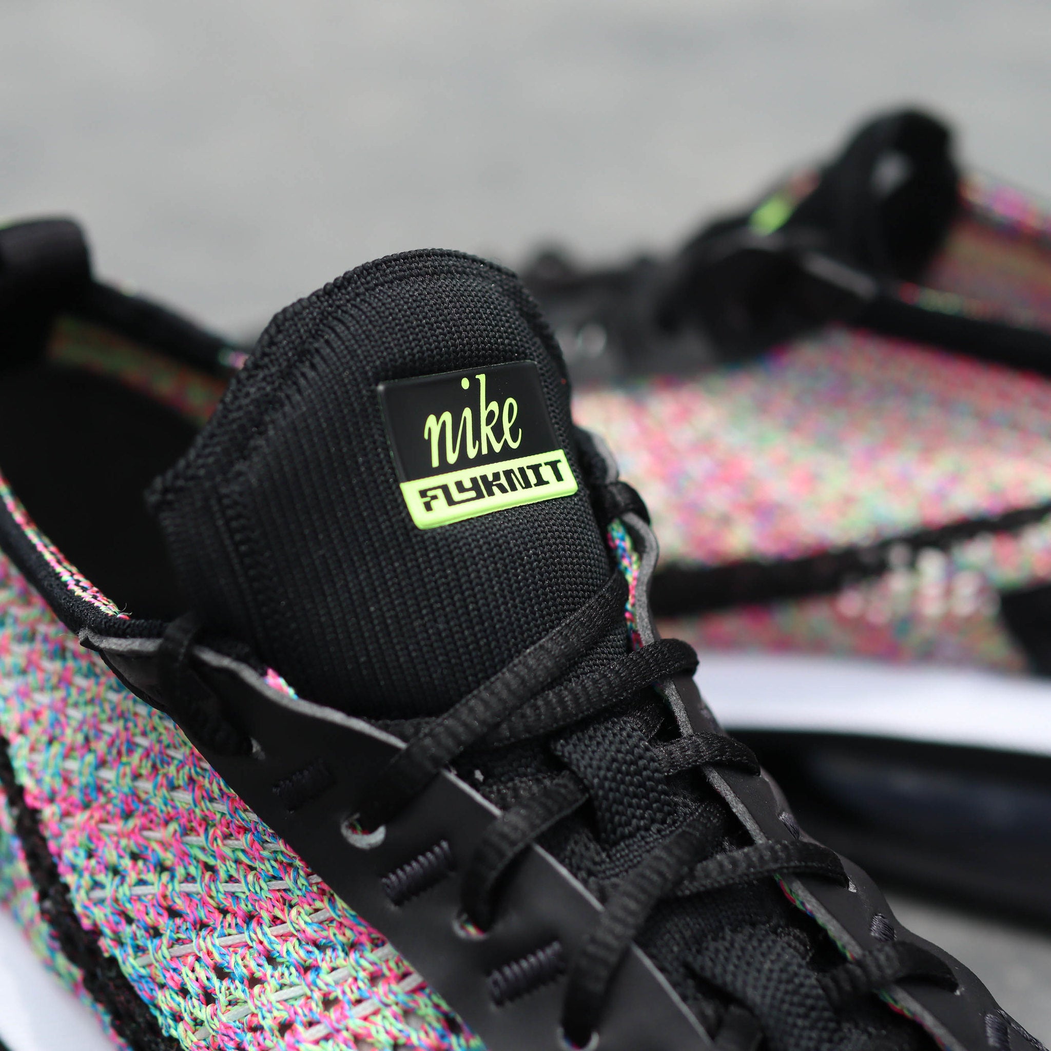 NIKE AIR MAX FLYKNIT RACER COLORS W