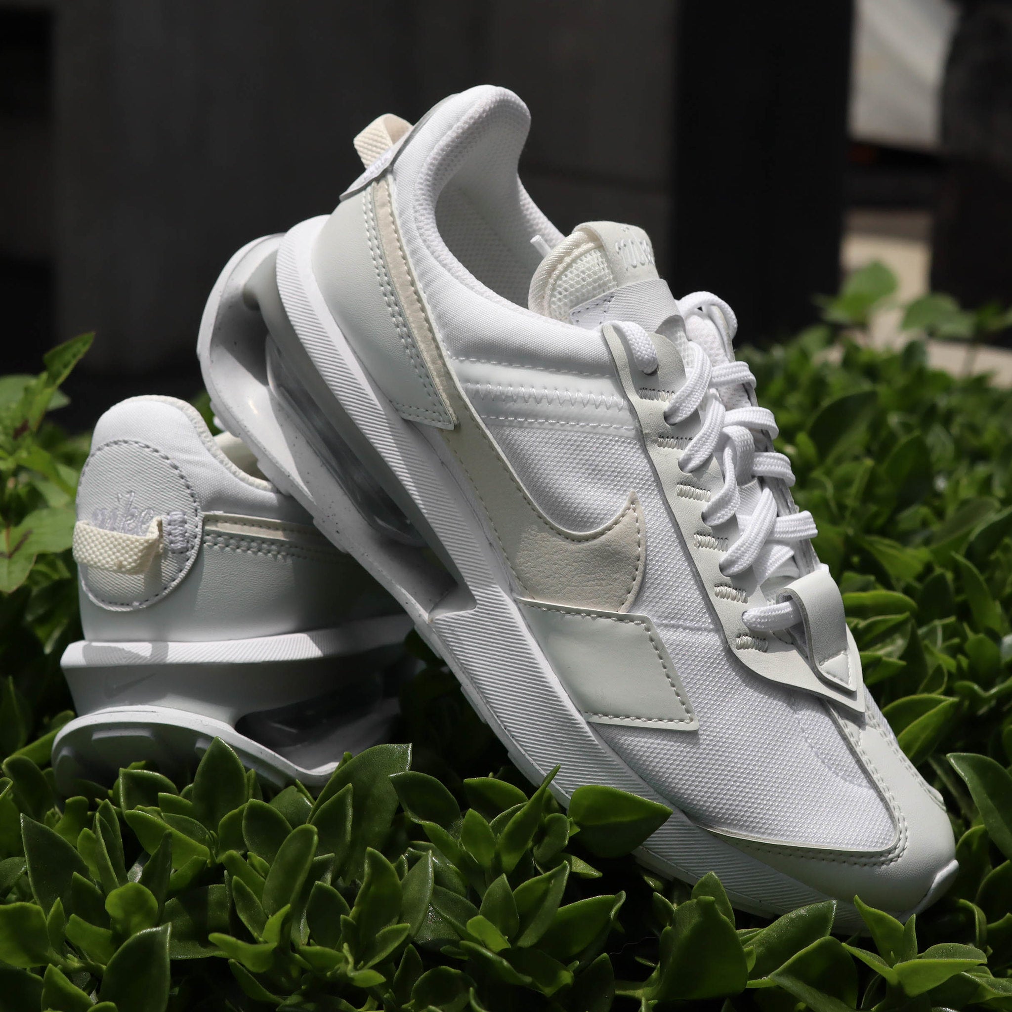 NIKE AIR MAX PRE-DAY PHANTOM W