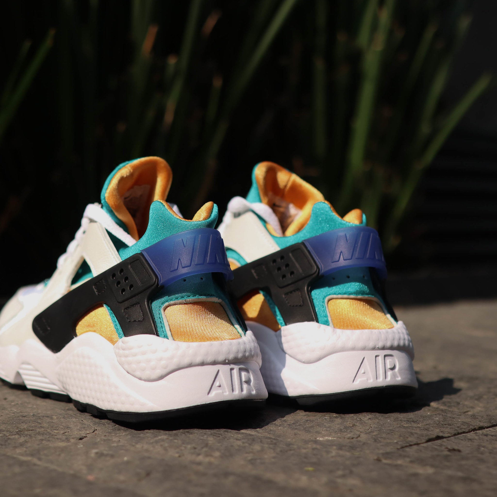 NIKE AIR HUARACHE EMERALD RESIN