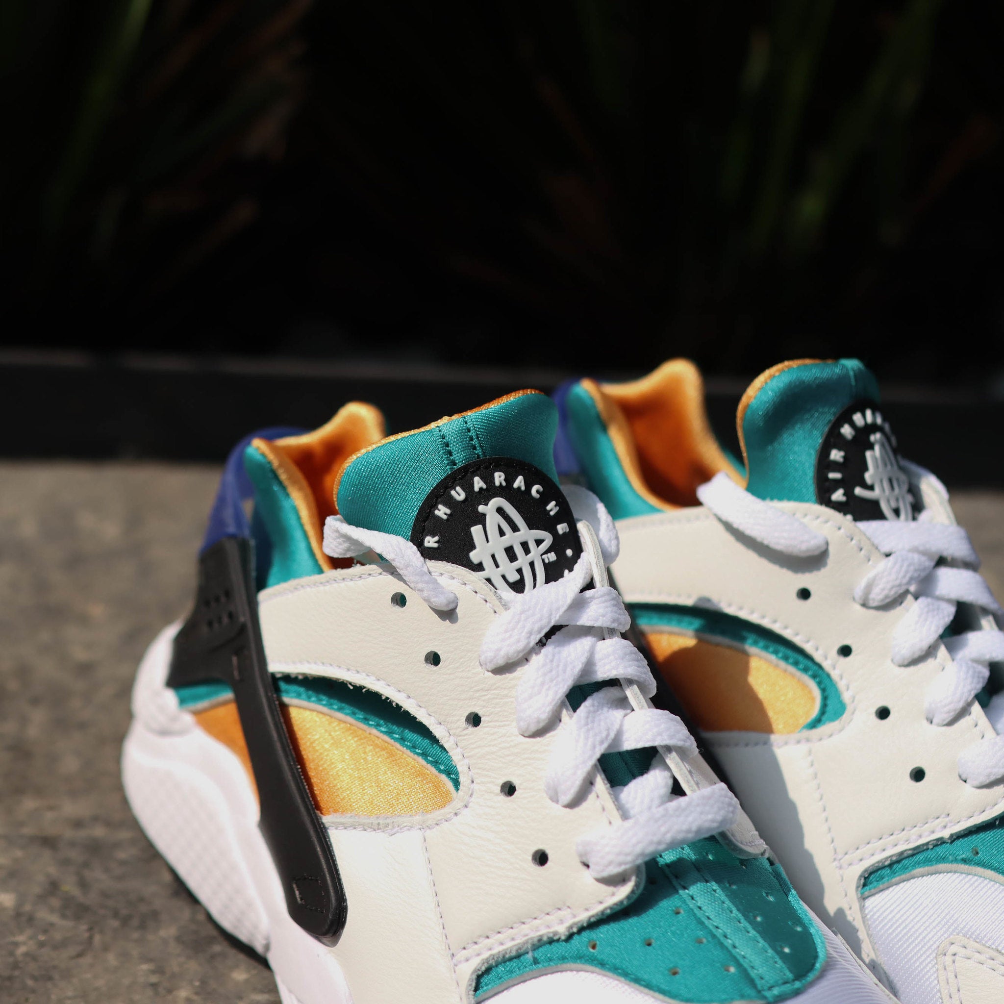 NIKE AIR HUARACHE EMERALD RESIN