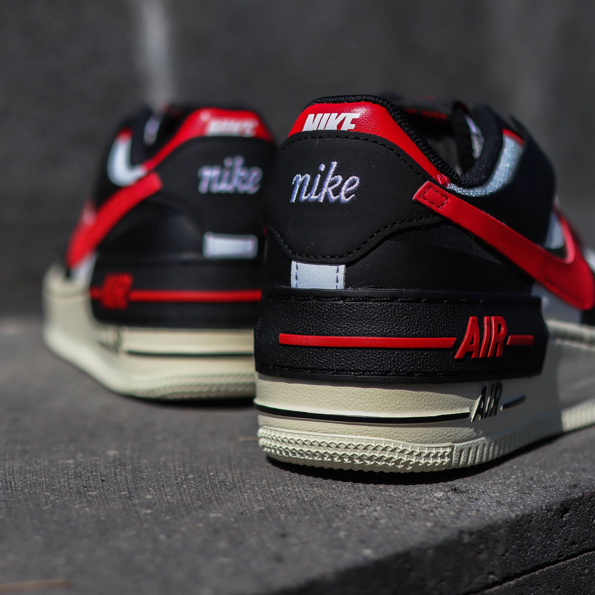 NIKE AIR FORCE ONE SHADOW BLACK RED WHITE