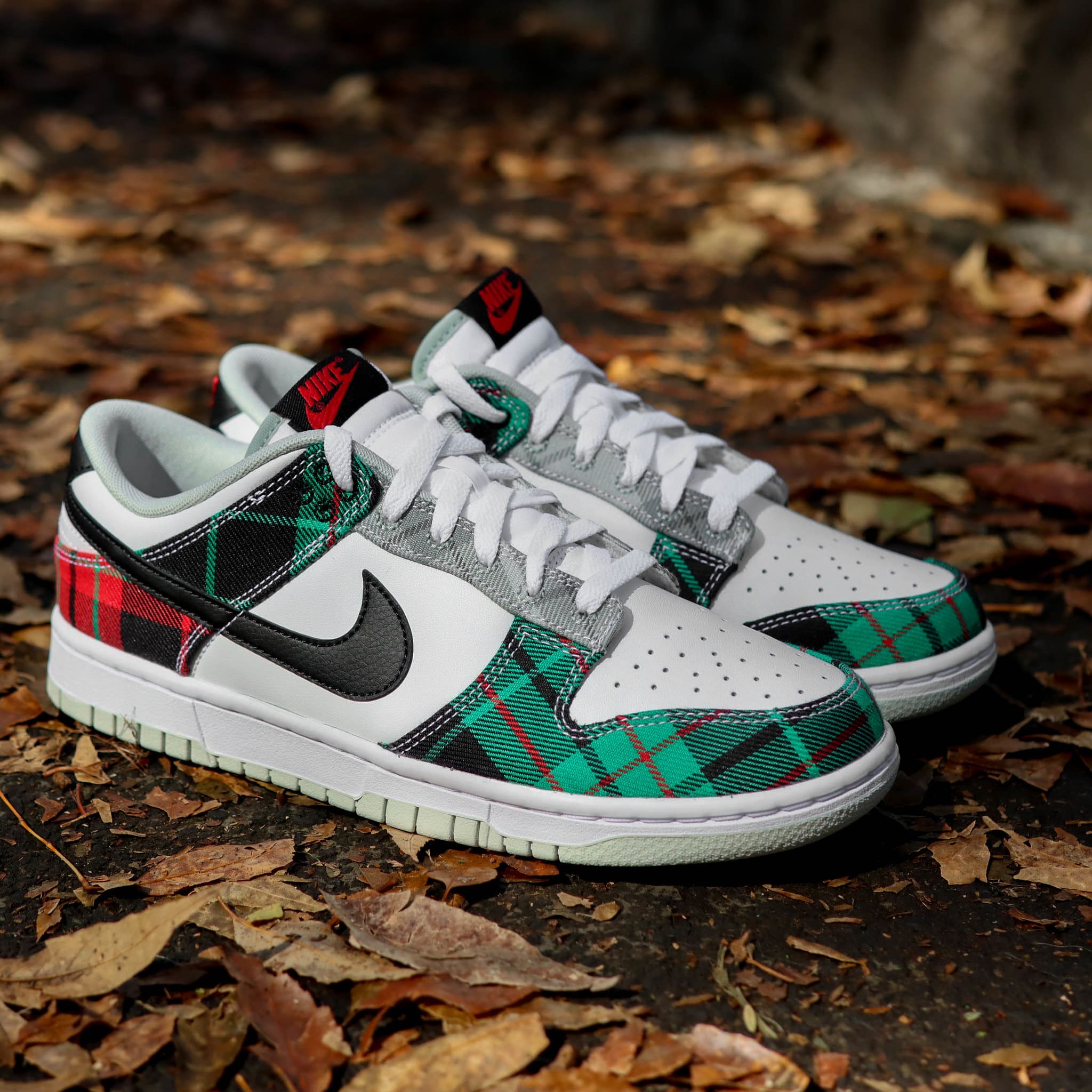 NIKE DUNK LOW PLAID