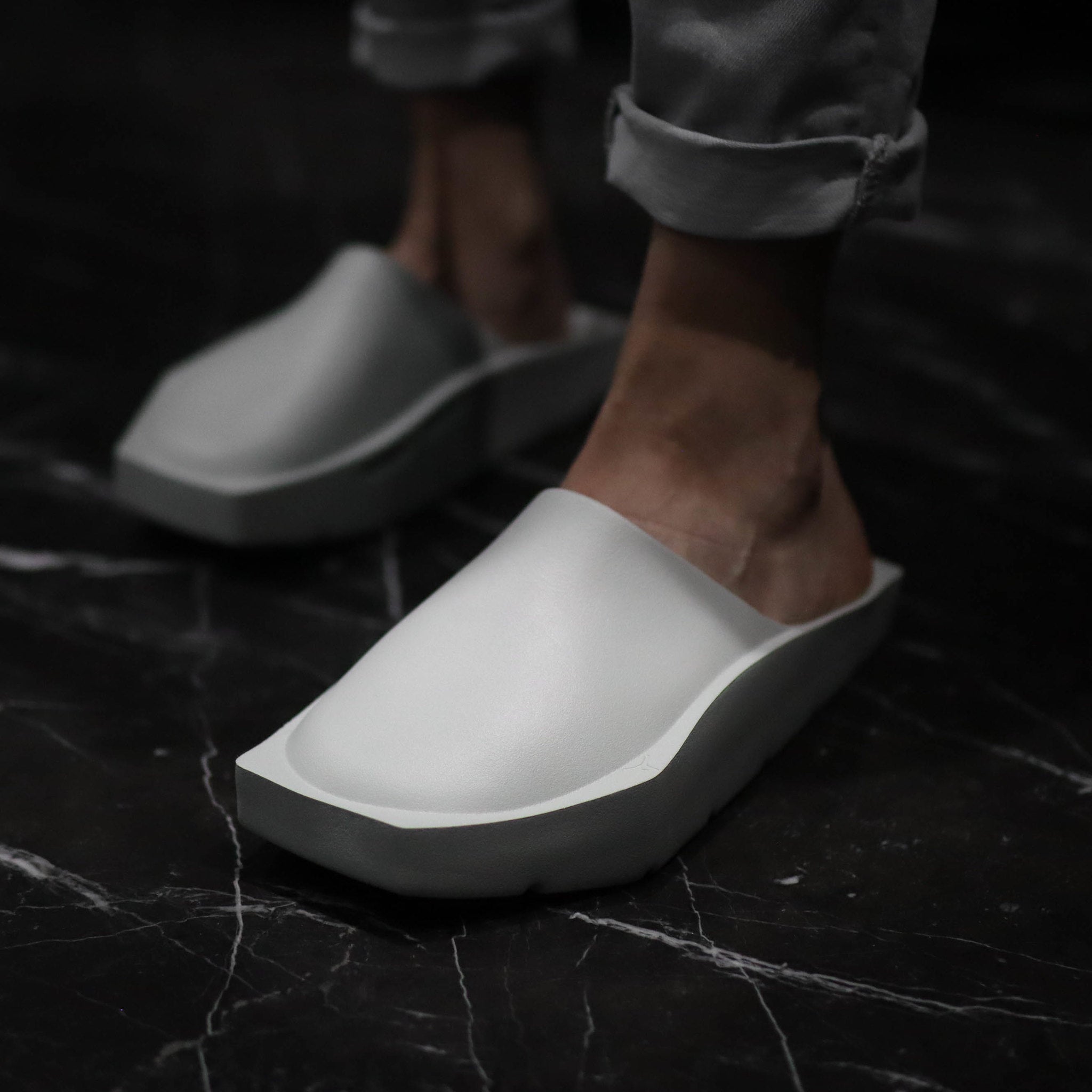 JORDAN HEX MULE LIGHT SILVER W