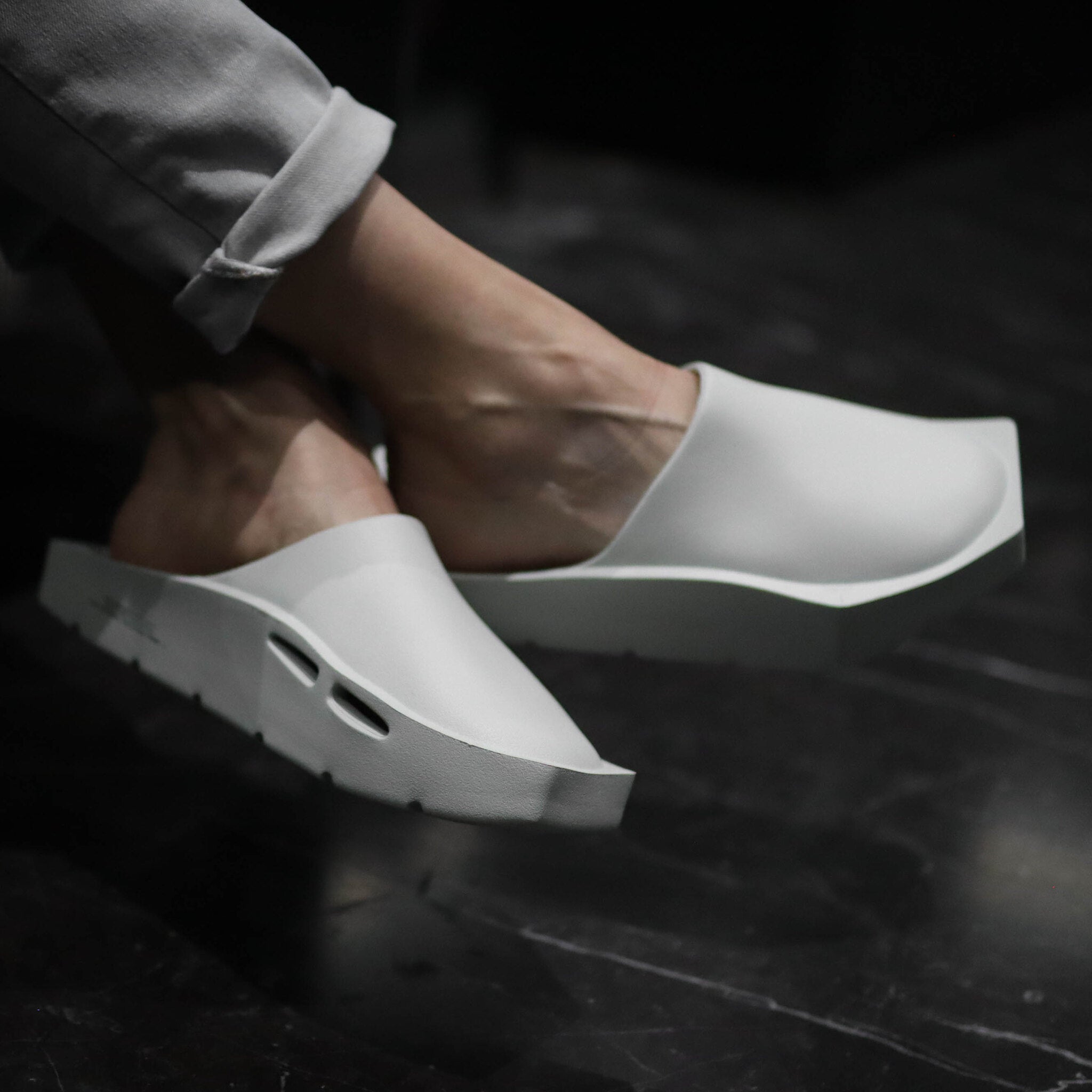 JORDAN HEX MULE LIGHT SILVER W
