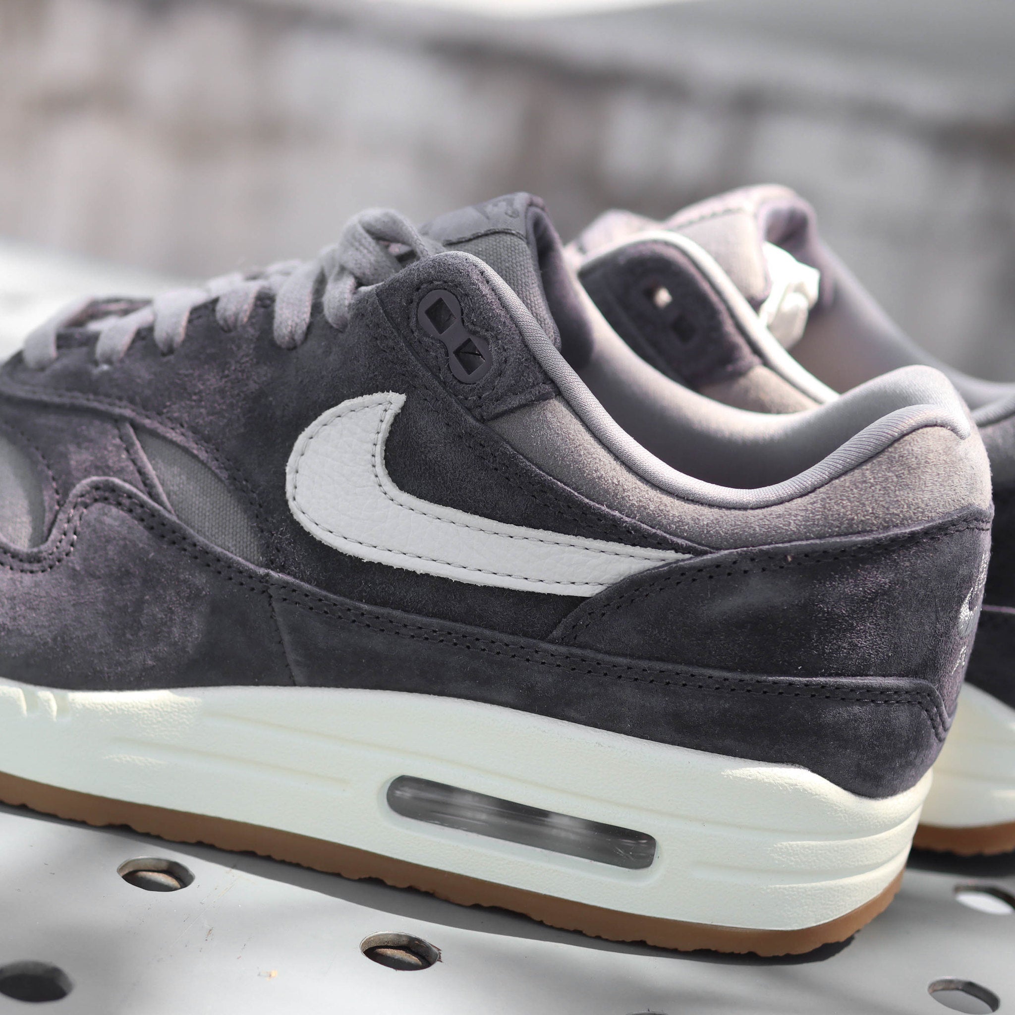 NIKE AIR MAX 90 CREPE SOFT GREY