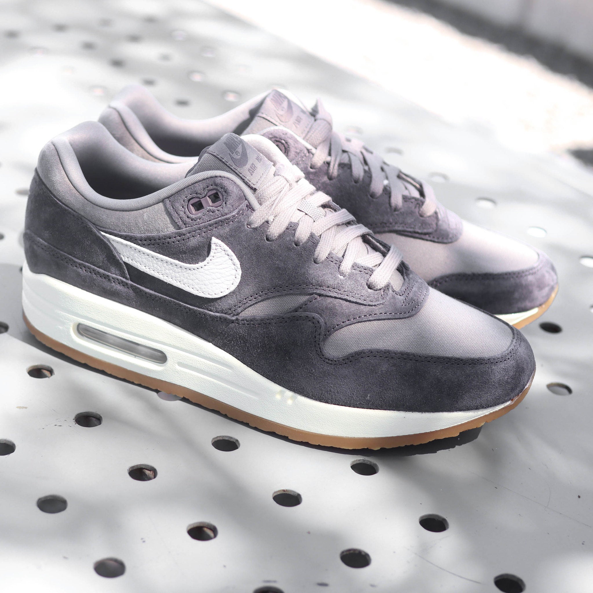 NIKE AIR MAX 90 CREPE SOFT GREY