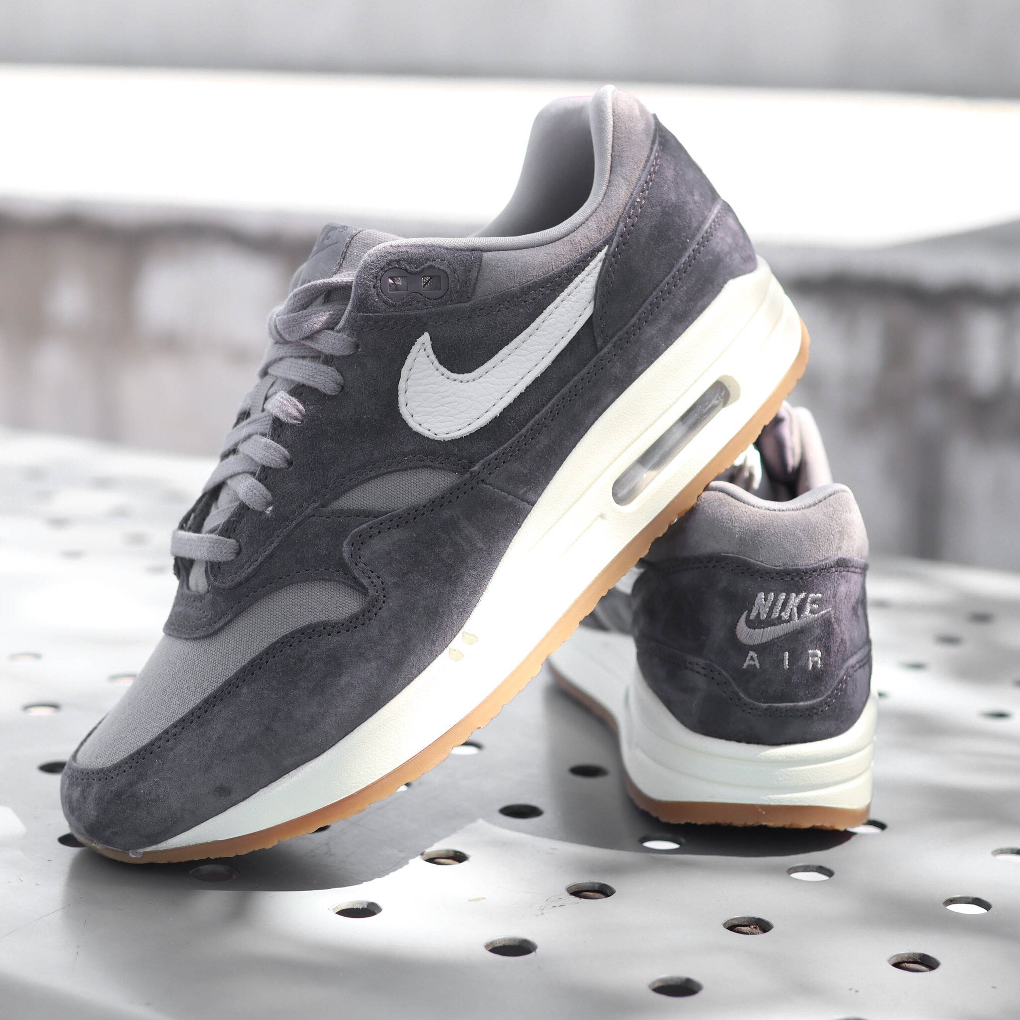 NIKE AIR MAX 90 CREPE SOFT GREY