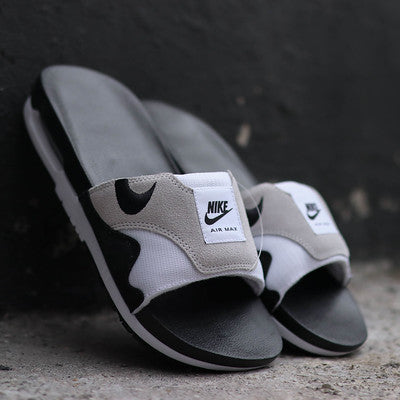 NIKE AIR MAX ONE SLIDE WHITE BLACK