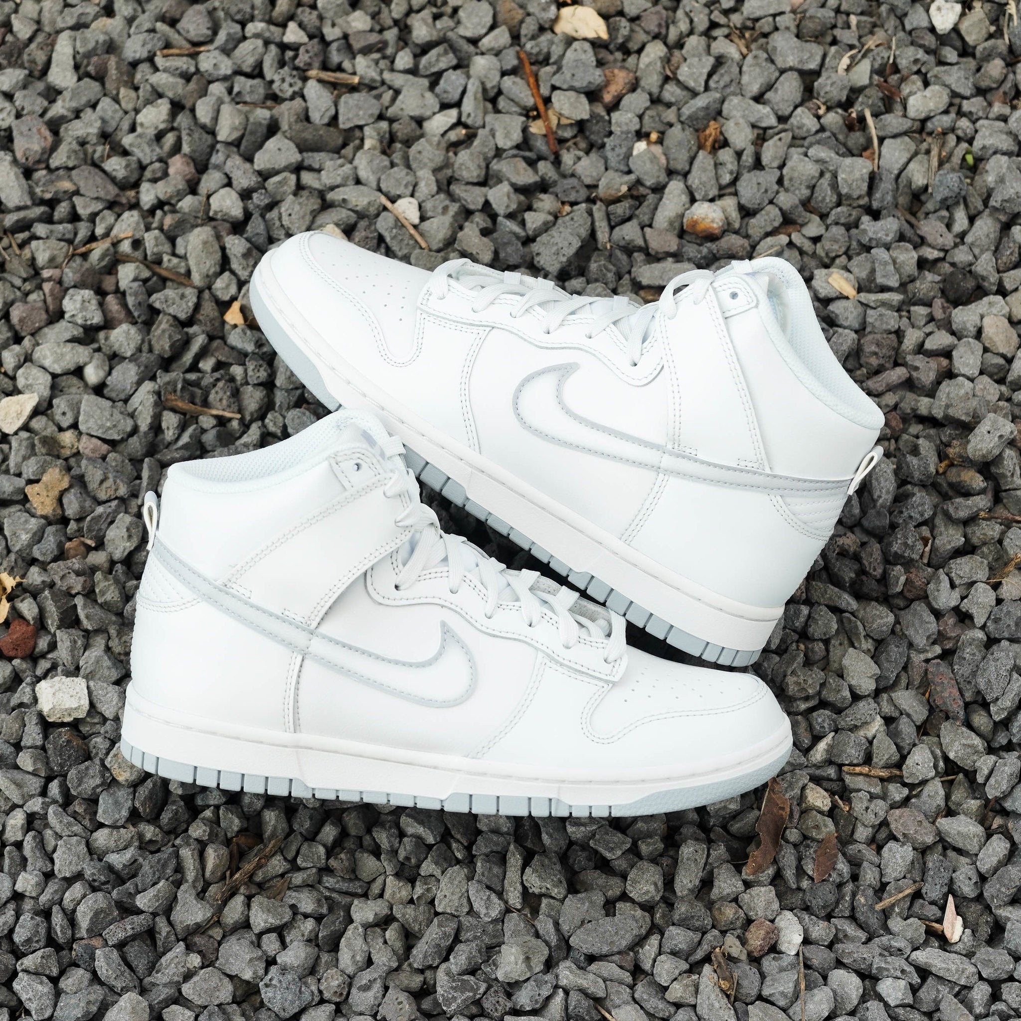 NIKE DUNK HIGH GREY SPRAYPAINT