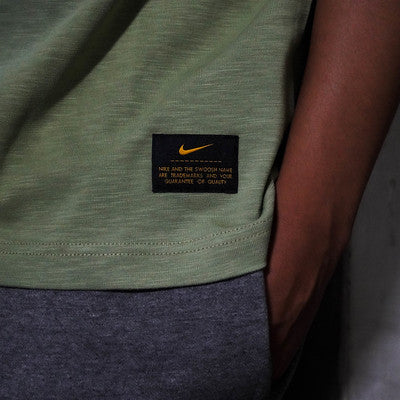 NIKE LIFE TEE KNIT OIL GREEN