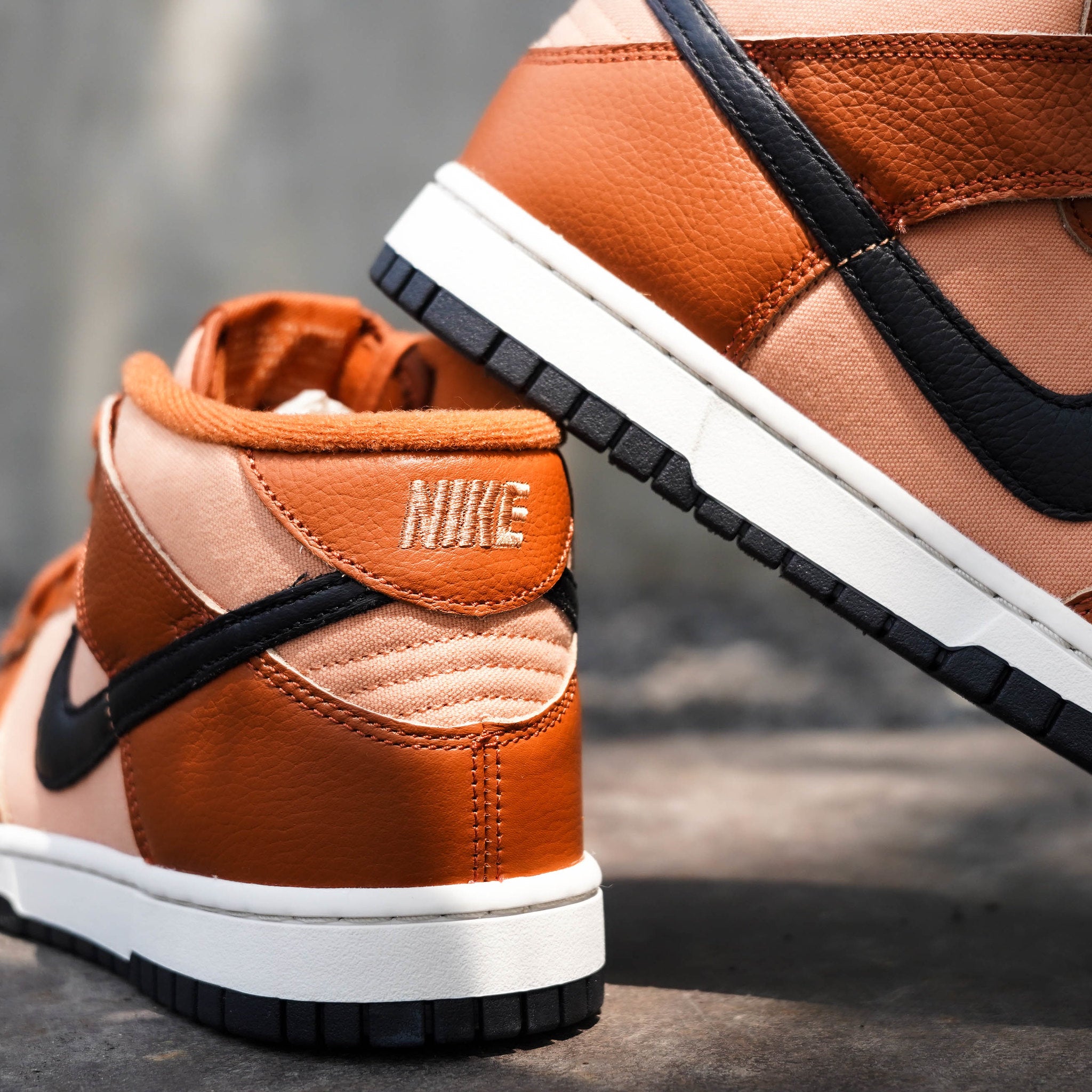 NIKE DUNK MID AMBER BROWN
