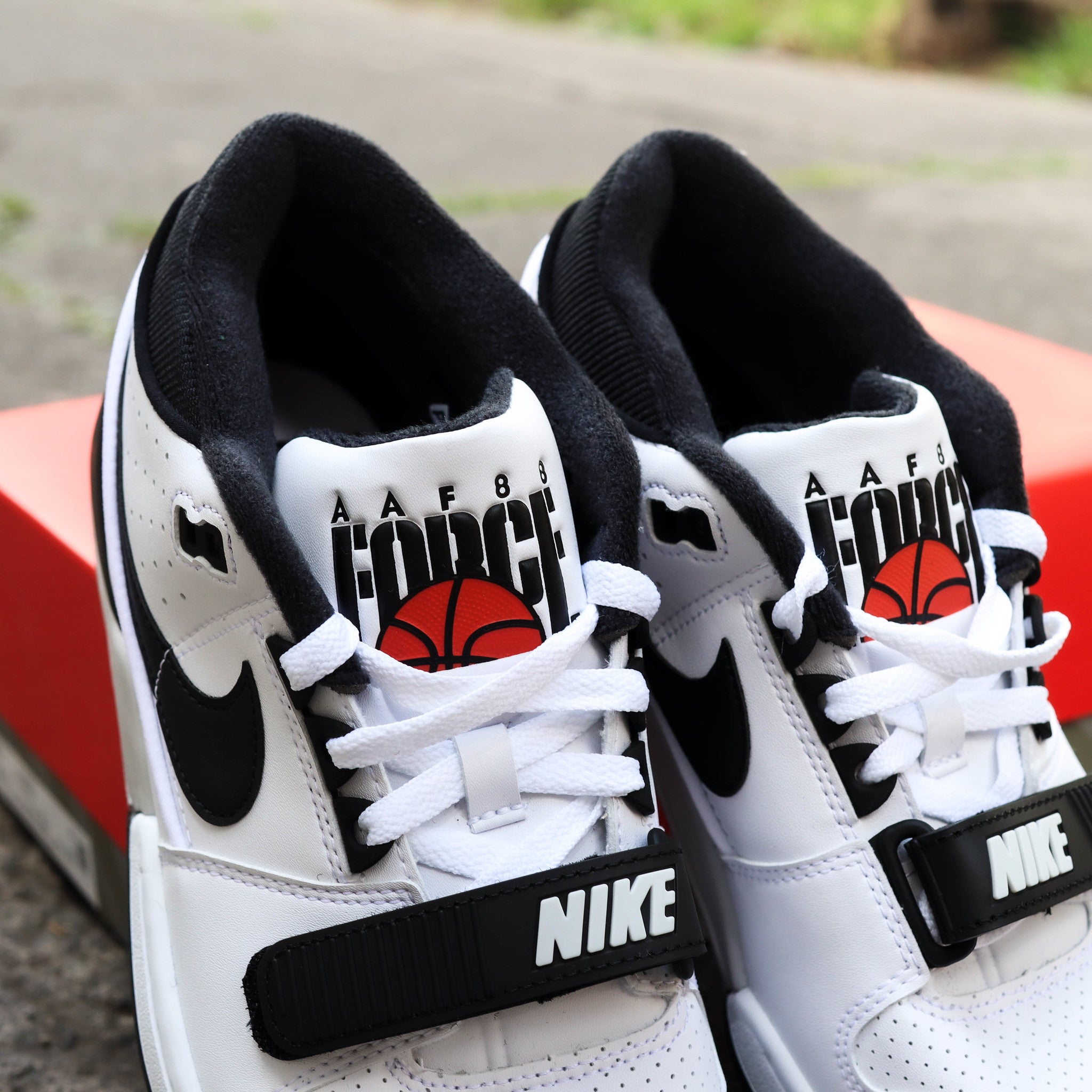 AIR ALPHA FORCE 88 BLACK WHITE X BILLIE EILISH