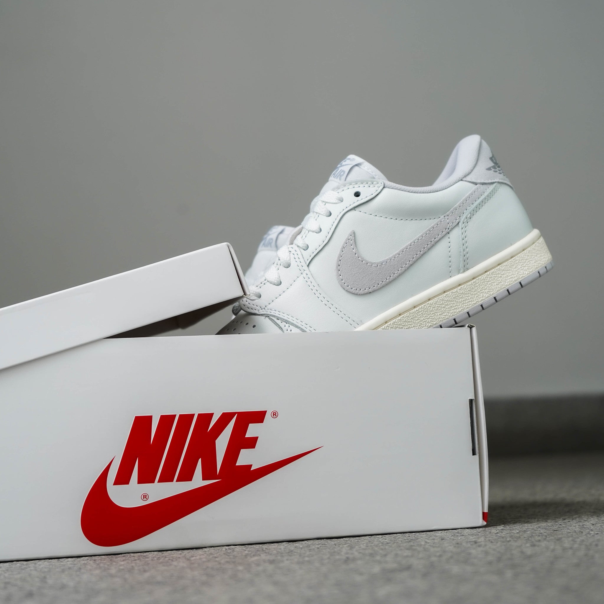 AIR JORDAN 1 LOW OG NEUTRAL GREY