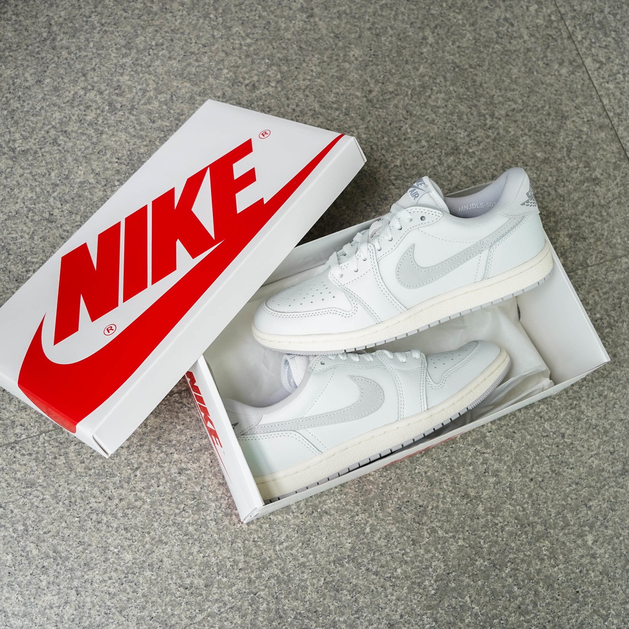 AIR JORDAN 1 LOW OG NEUTRAL GREY