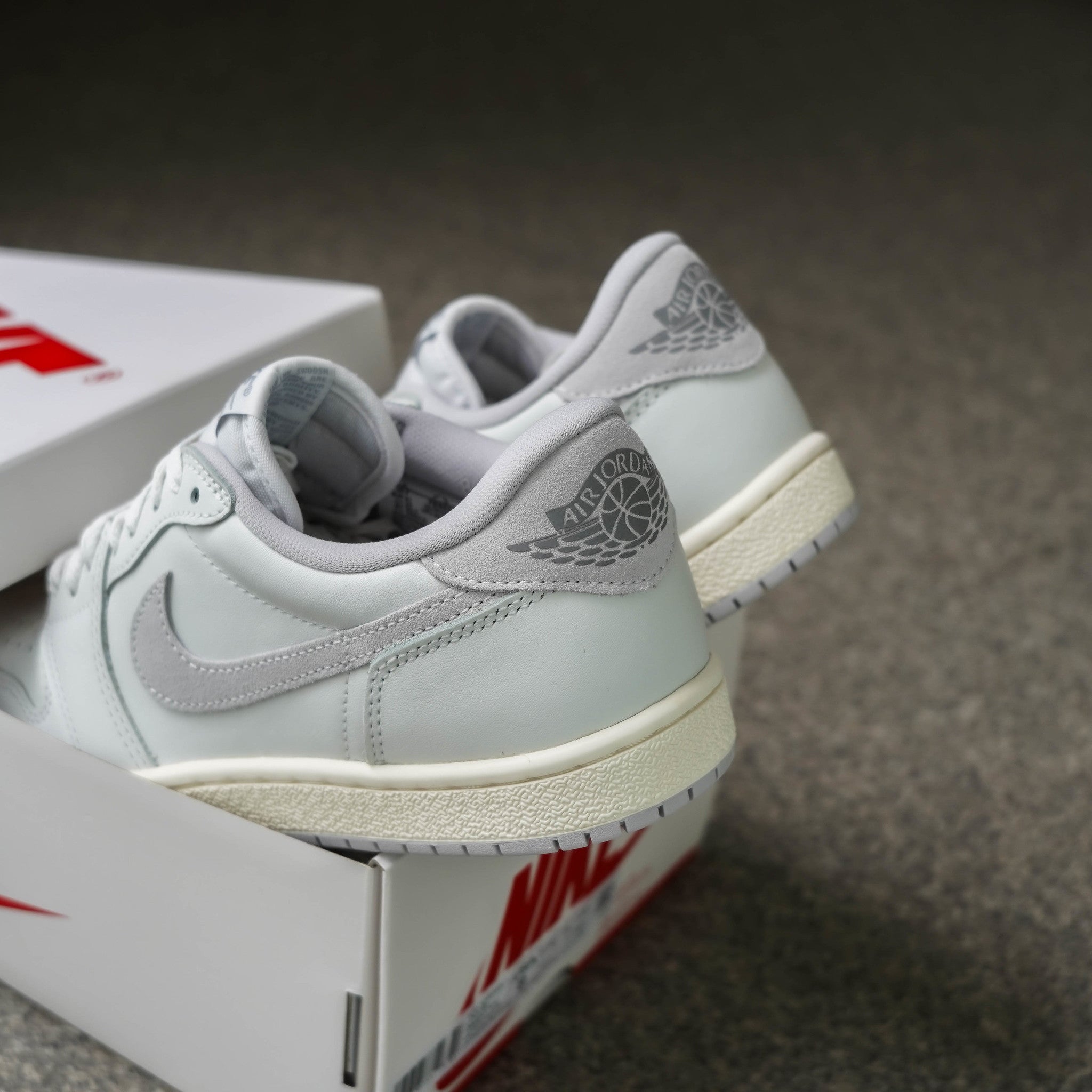 AIR JORDAN 1 LOW OG NEUTRAL GREY