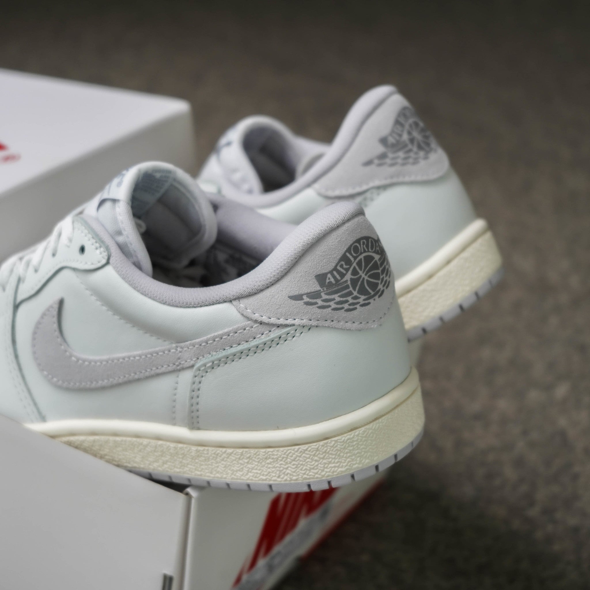 AIR JORDAN 1 LOW OG NEUTRAL GREY