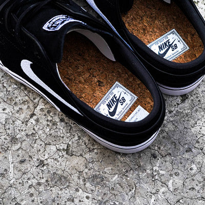 NIKE SB JANOSKI BLACK WHITE