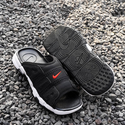 NIKE SLIDE MORE UPTEMPO BLACK CLEAR