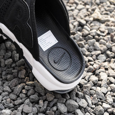 NIKE SLIDE MORE UPTEMPO BLACK CLEAR