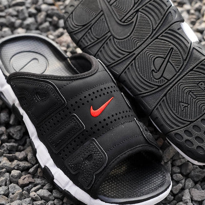 NIKE SLIDE MORE UPTEMPO BLACK CLEAR