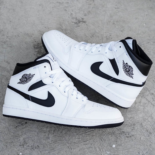 AIR JORDAN 1 MID BLACK WHITE