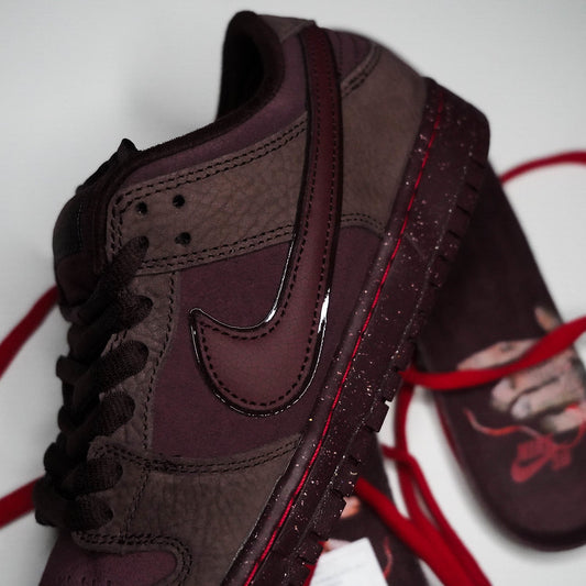 NIKE SB DUNK LOW CITY OF LOVE BURGUNDY