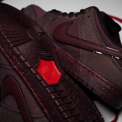 NIKE SB DUNK LOW CITY OF LOVE BURGUNDY