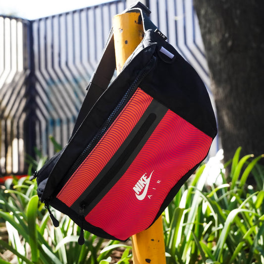 NIKE-WAIST-ELEMENTAL-RED