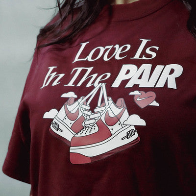 NIKE TEE LOVE IS IN THE PAIR WINE W