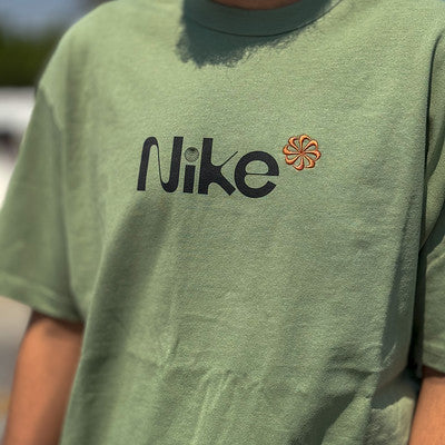 NIKE TEE MAX90 OIL GREEN
