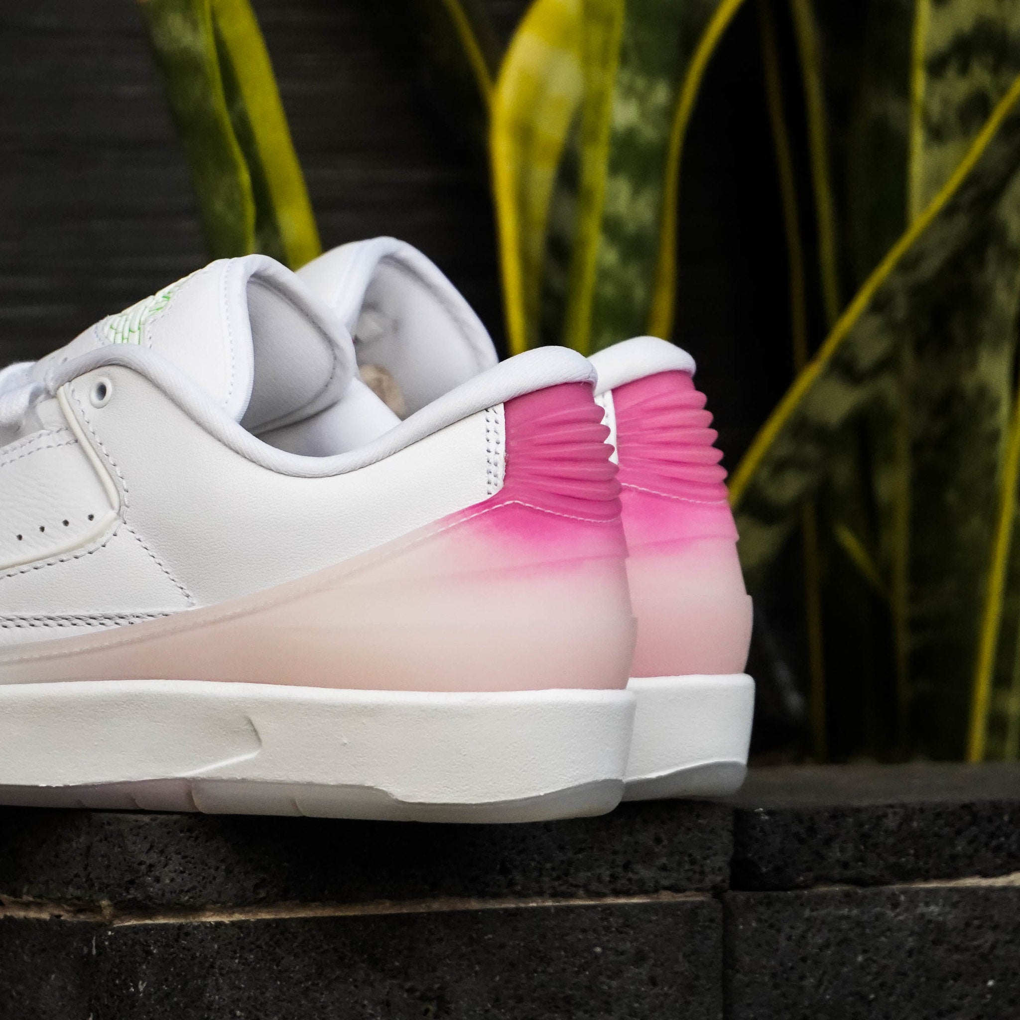 AIR JORDAN 2 LOW CHERRY BLOSSOM