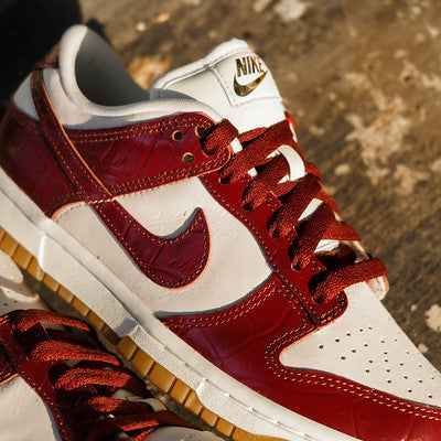 NIKE DUNK LOW RED CROC W