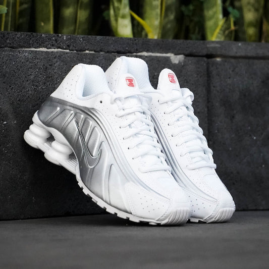 NIKE SHOX R4 WHITE METALLIC W