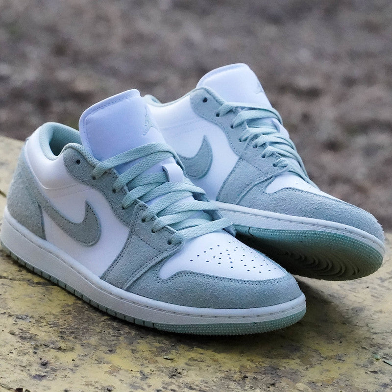 AIR JORDAN 1 LOW LIGHT GREEN