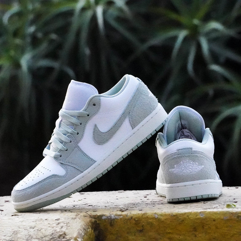AIR JORDAN 1 LOW LIGHT GREEN