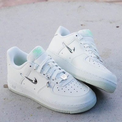 NIKE AIR FORCE ONE LOW LIQUID METAL W